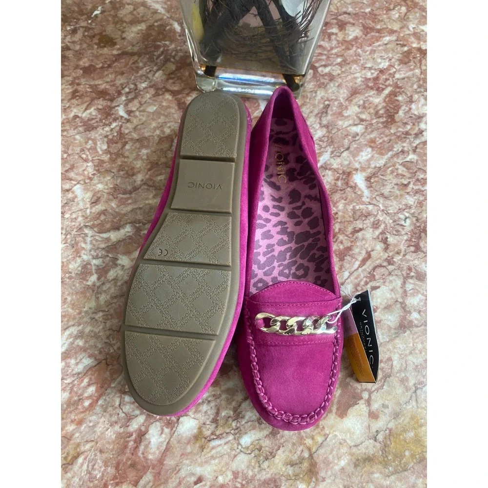 New Vionic Mesa Women's Magenta Berry Suede‎ Gold Chain Loafers Size 11,  $130